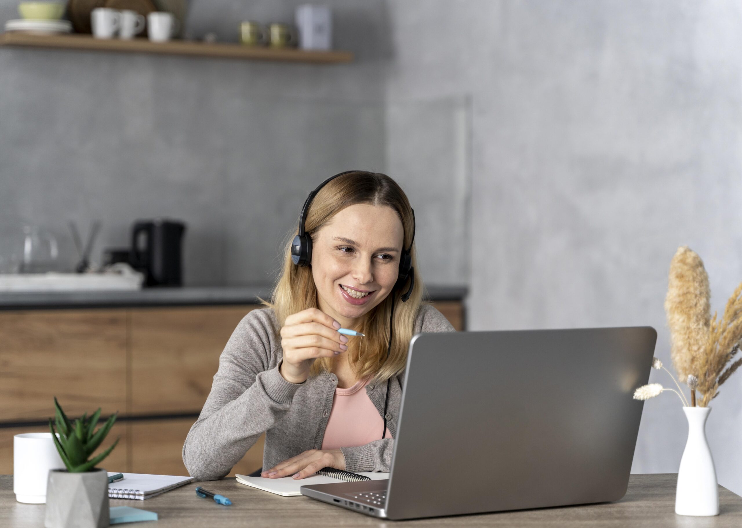 How Assignment Help Services Improve Your Grades and Save Time
